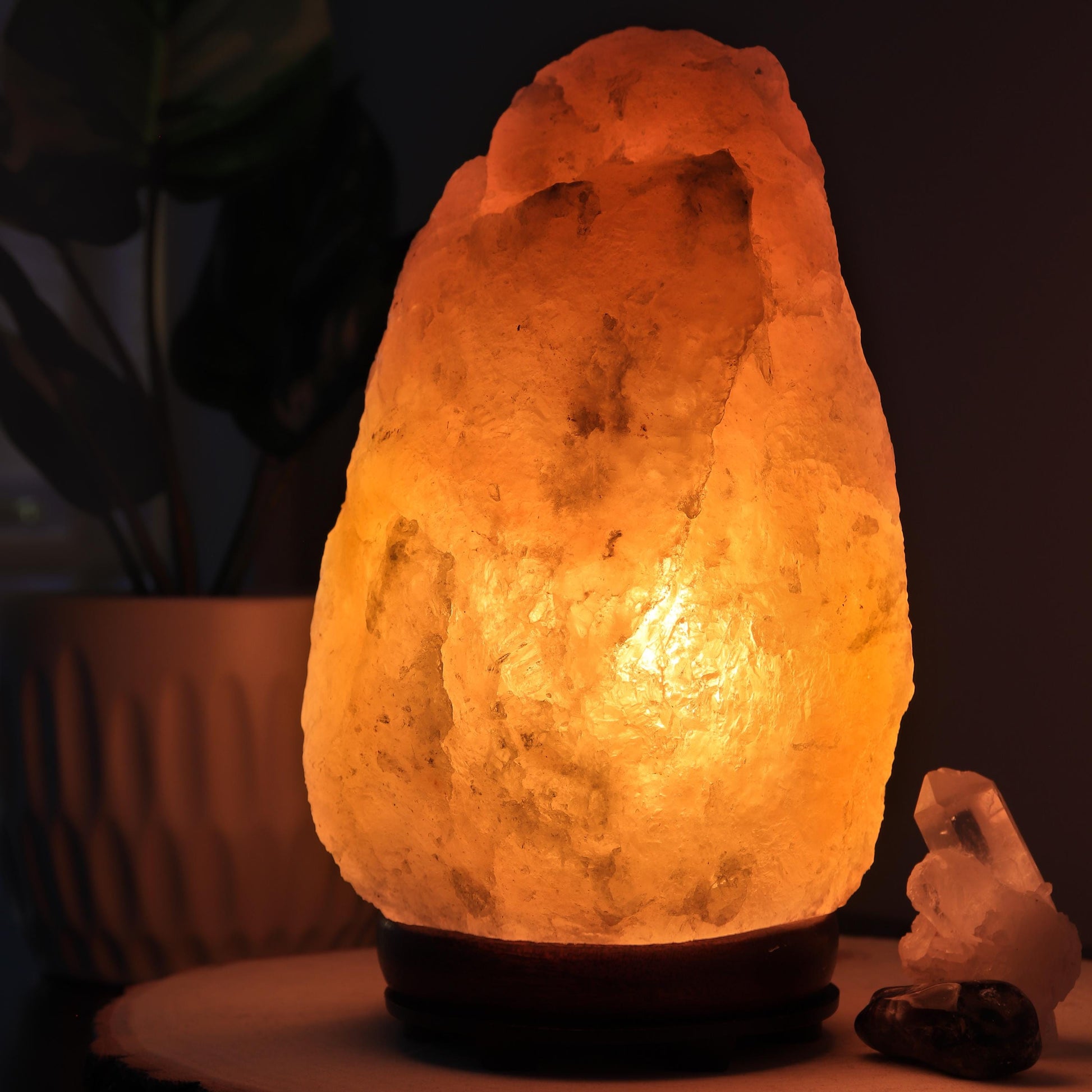 Hand-Craved Himalayan Salt Lamp from Pure Himalayan Salt Minerals from Million Year OId Salt Mine