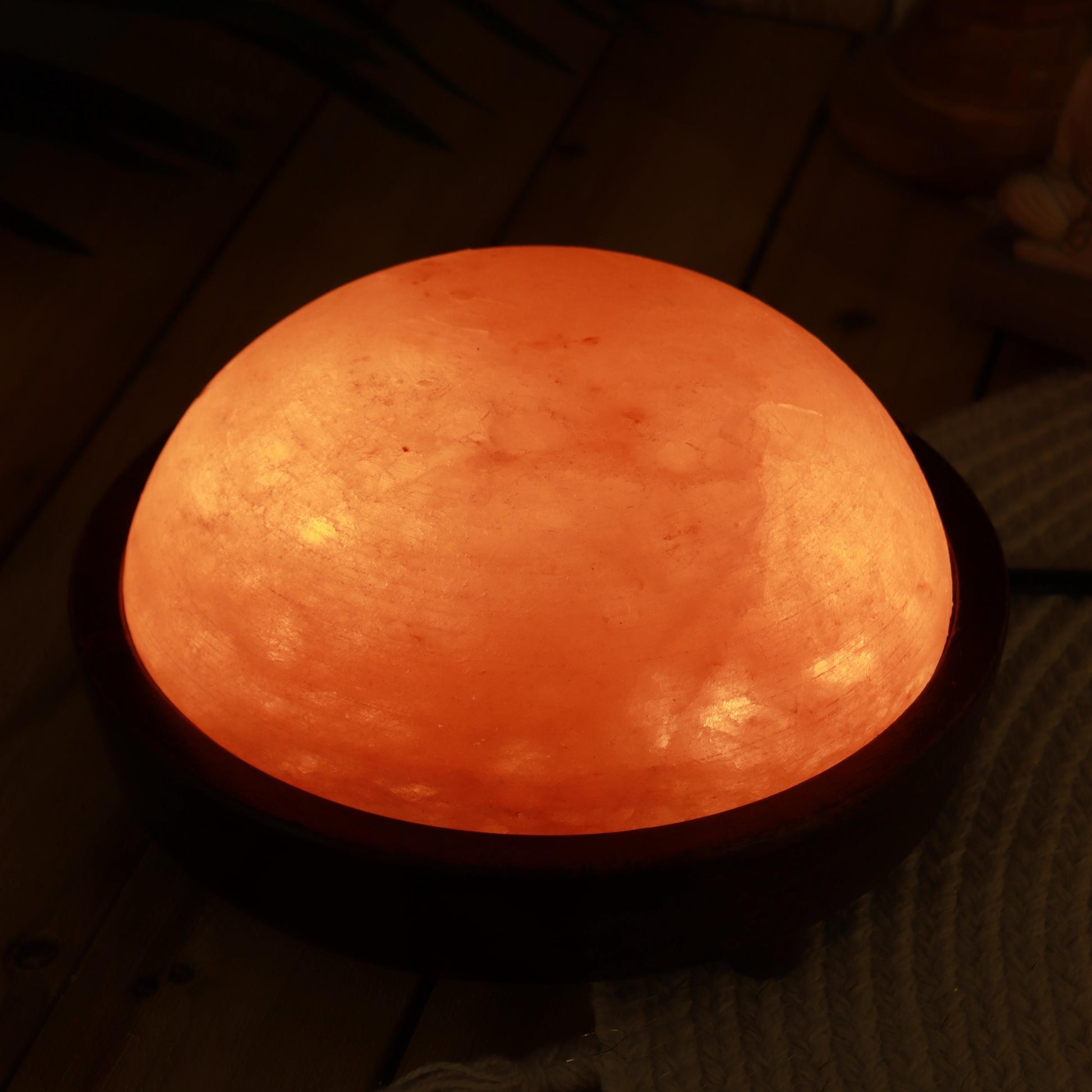 High Quality Himalayan Salt Detoxer, Heat Therapy, Foot/Hand Detoxer, Dome Shaped Lamp, Ambient Lighting, 2 Bulbs included - Warmer Dome