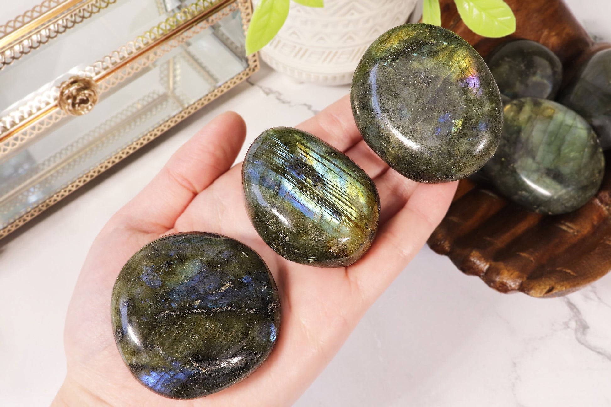 Natural Flashy Labradorite Palm Stones, Carved Gemstone, Reiki, Healing Crystal, Mother's Day Gift